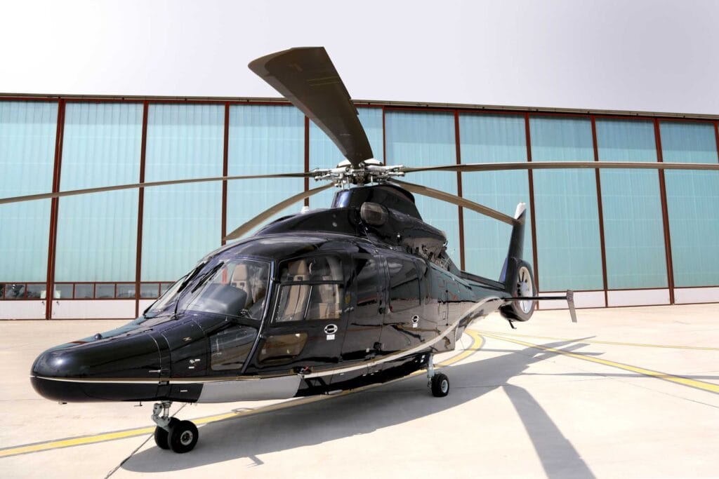 Elite Greece Travels – Luxury Tours in Greece, Private helicopter Photo: © Zela Jet